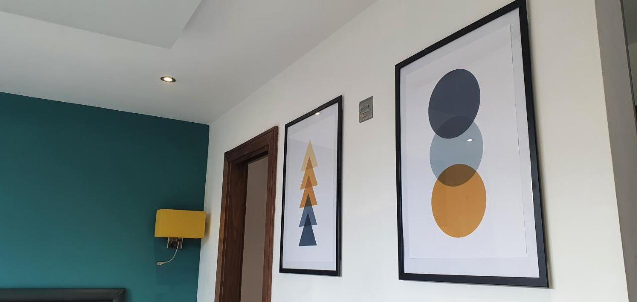 Studios At 74 Swindon Luaran gambar